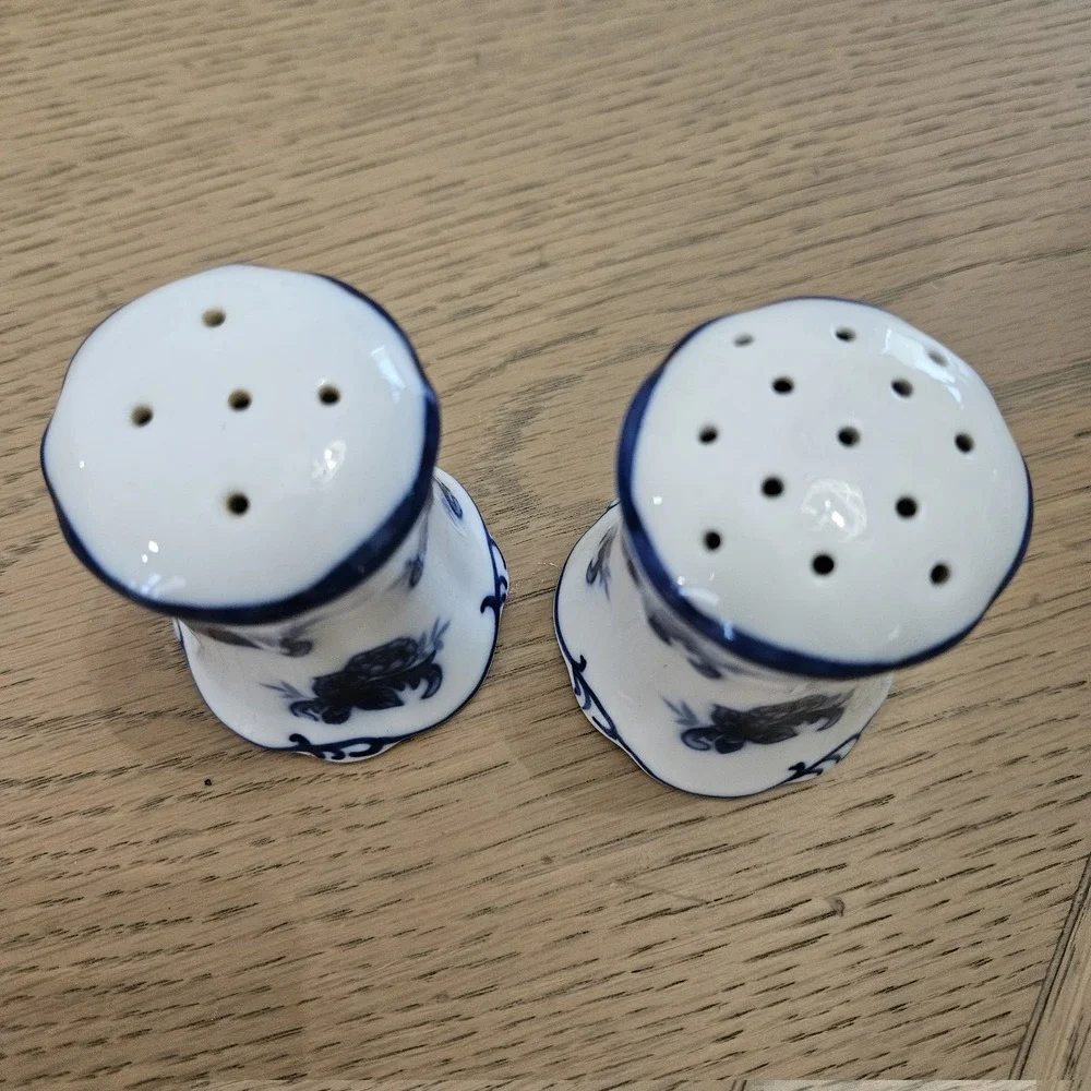 Cracker Barrel Blue & White Porcelain Salt & Pepper Shakers Retired Floral